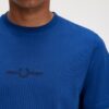 Camiseta Fred Perry Bordada Azul Cobalto - Imagen 6
