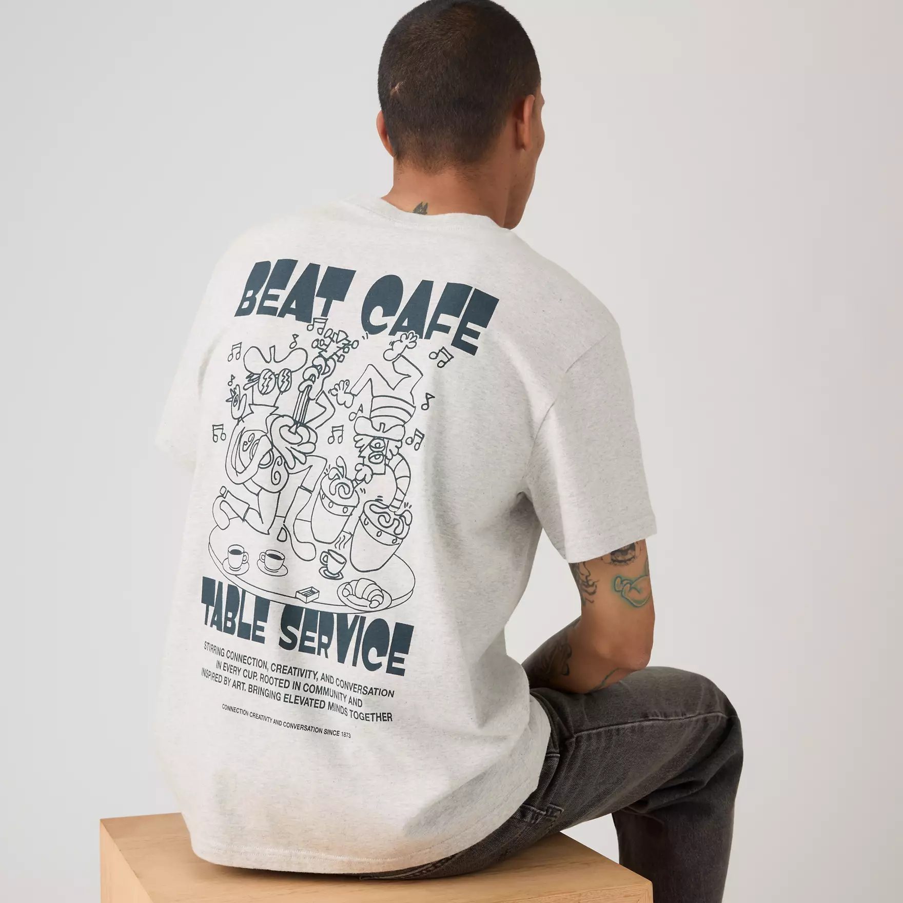 Camiseta Levi’s® Relaxed Fit Graphic Beat Cafe Light Heather Grey - Imagen 4